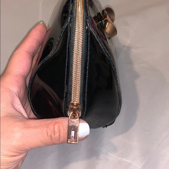 Ted Baker - Vinyl Bow Makeup 💄 Bag - Picture 2 of 7
